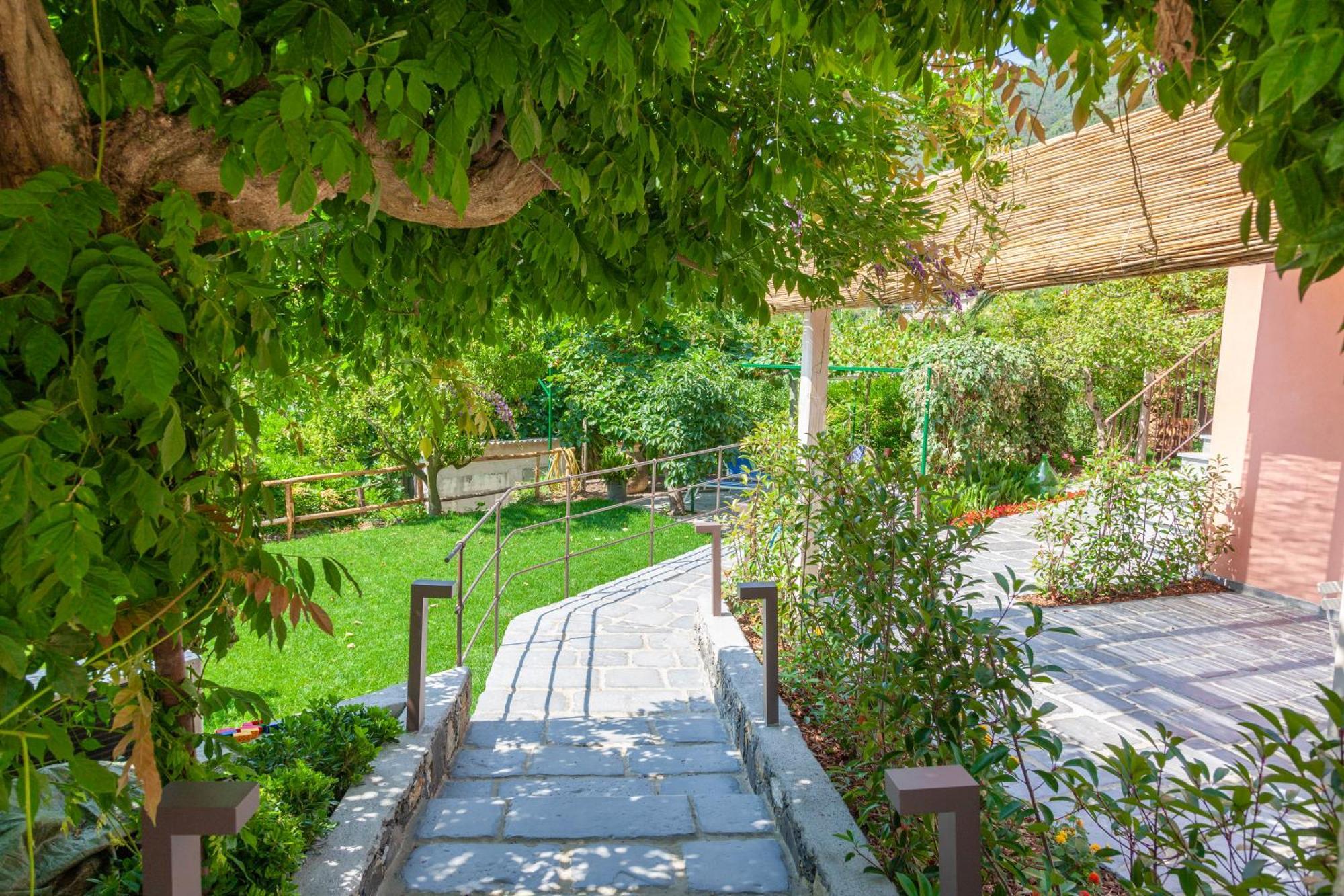 La Casa Dei Glicini Lägenhet Levanto Exteriör bild